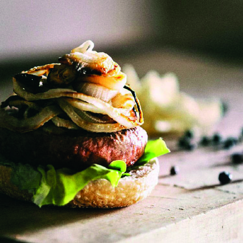 Hamburguesas especiales de Bocatería B&B, cada una creada con pasión y atención al detalle, ideales para disfrutar en la ciudad de Murcia.